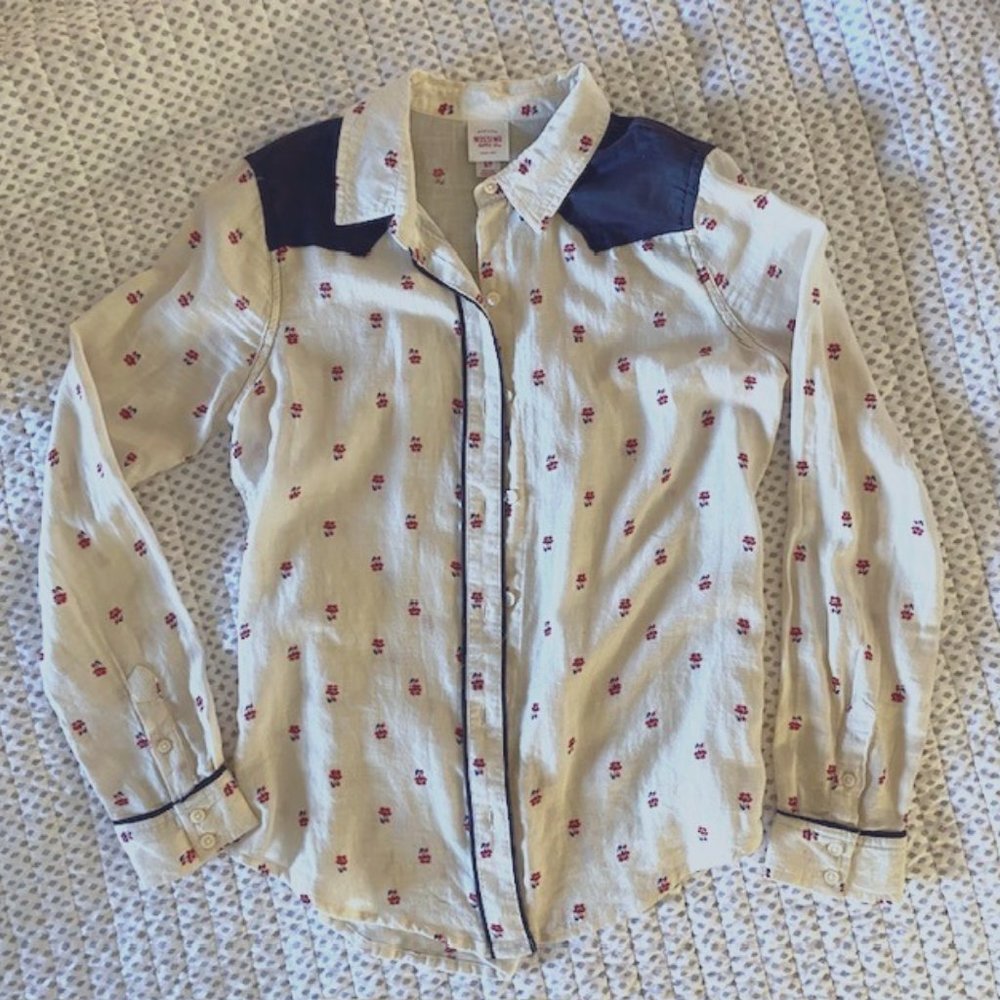 Mossimo Blouse Great details! S